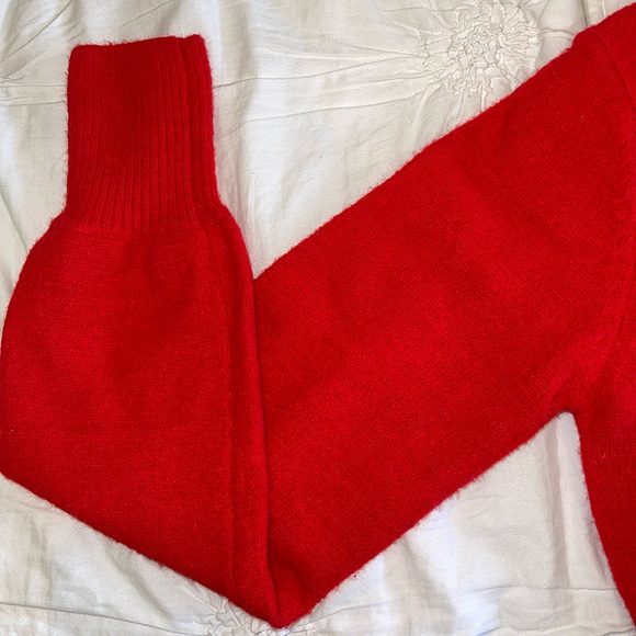 Red cropped turtleneck sweater from the Princess Polly x Olivia Jade collection - Picture 4 of 4